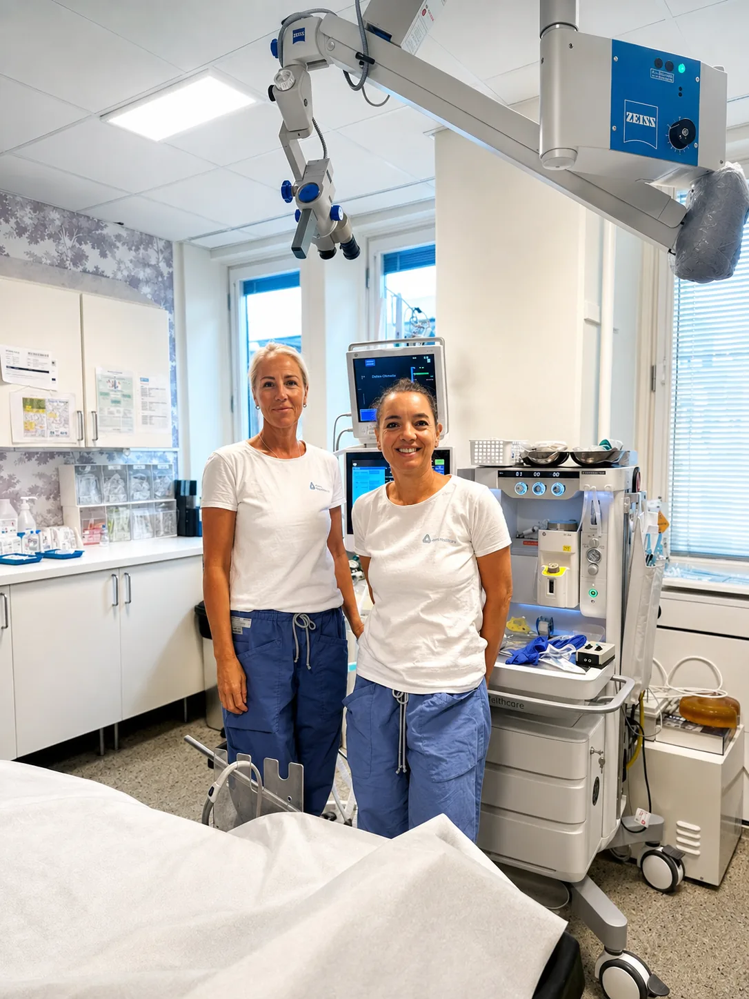 HLR-specialisternas grundare Jejja Weidlitz och Therése Winter-Bellandi i en operationssal